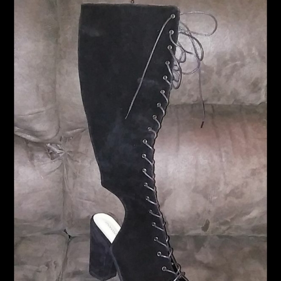 Boot - Picture 4 of 5